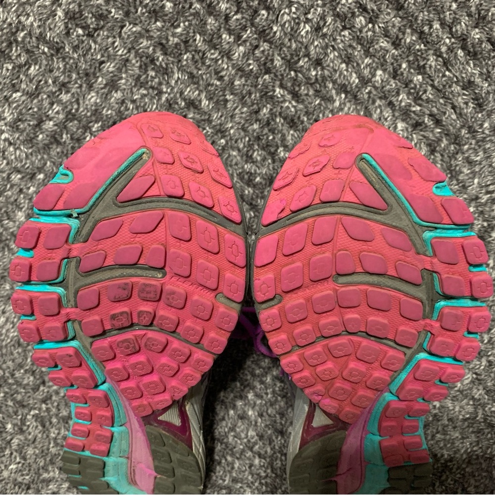 Brooks Women's Adrenaline GTS 17 Running Shoe size 9 NARROW. - Picture 6 of 10